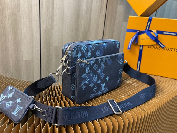 ルイヴィトンバッグ背面デザイン